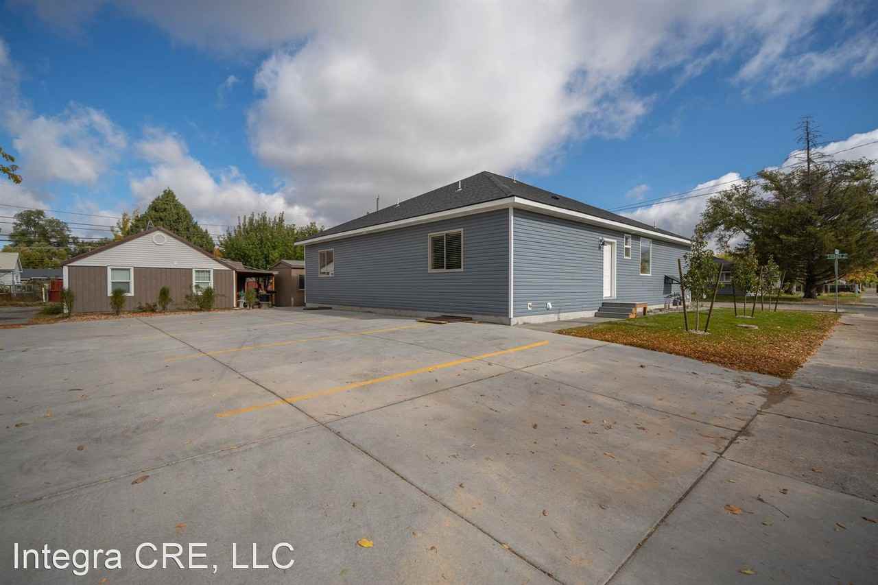 Higbee Duplex - Photo 2 of 16