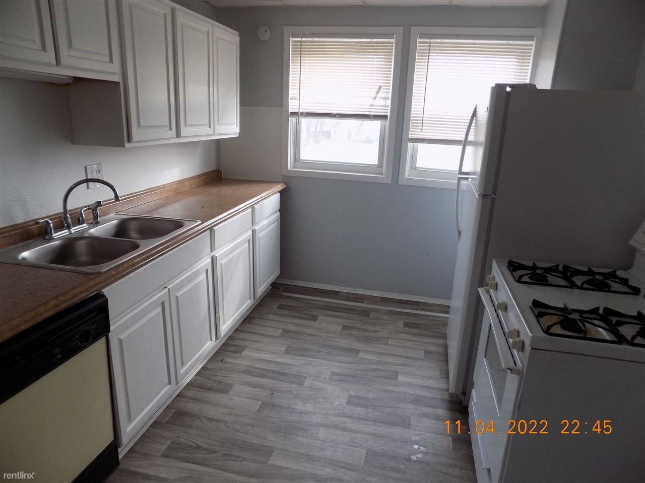 292 Mill St - Photo 2 of 8