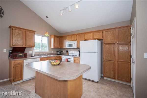 4926 Whitefish Woods Dr - Photo 2 of 18