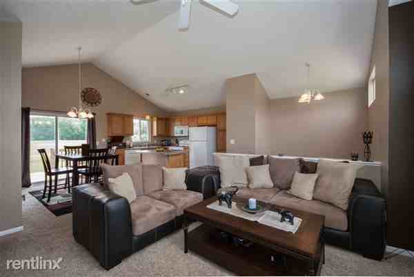 4926 Whitefish Woods Dr - Photo 3 of 18