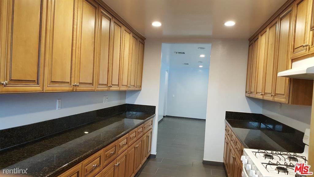 15746 Magnolia Blvd - Photo 3 of 12