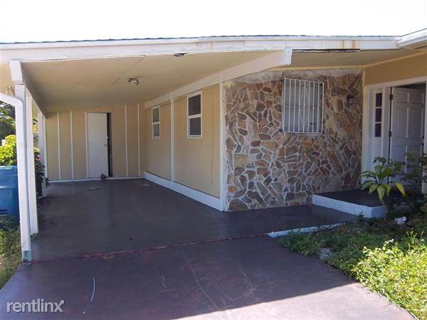 3393 10th Ave N - Photo 2 of 2