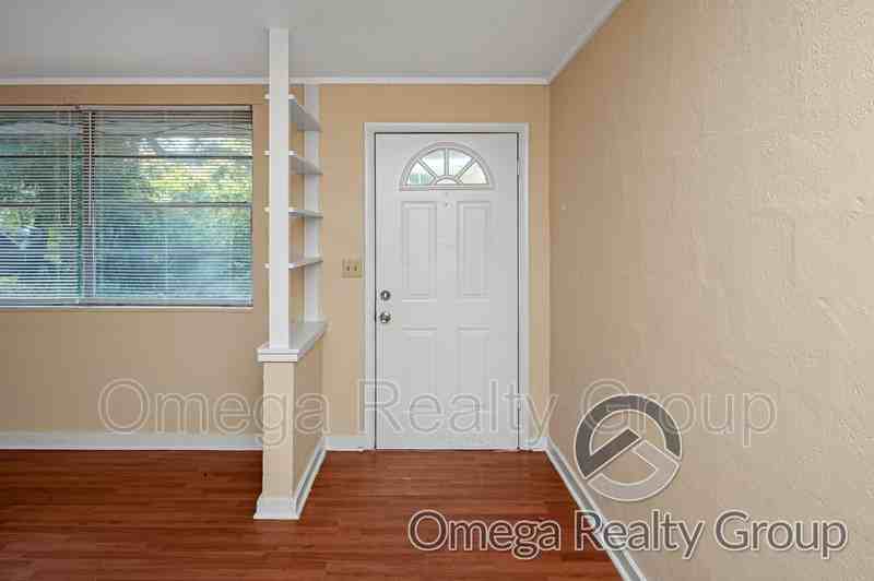 53 Robinson Dr #1 - Photo 5 of 25