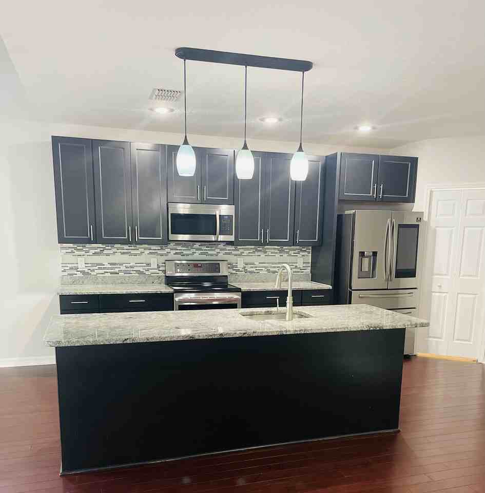 215 Washington Ave - Photo 3 of 7