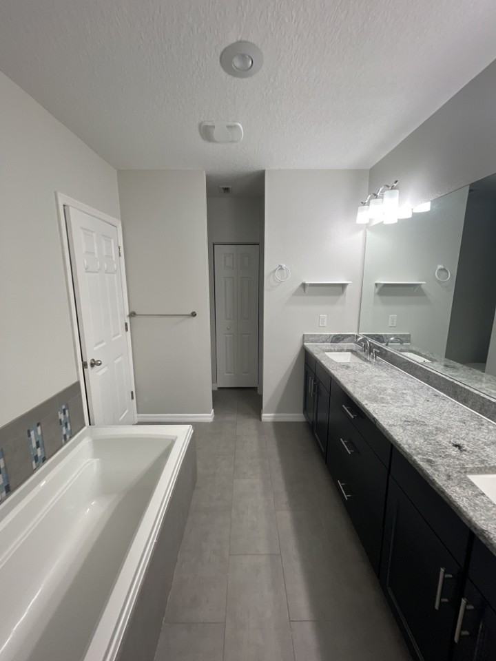215 Washington Ave - Photo 5 of 7
