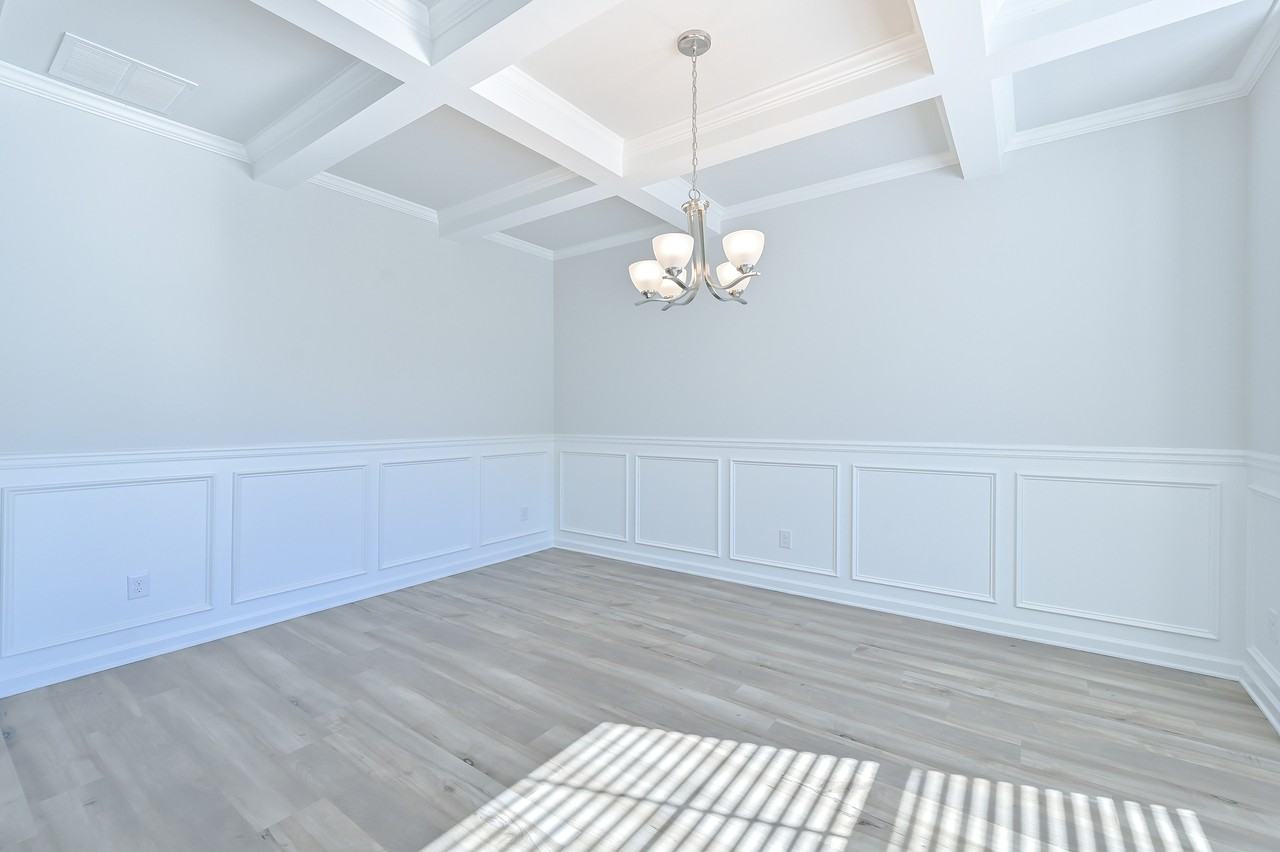 303 Eleanora Crossing - Photo 6 of 37