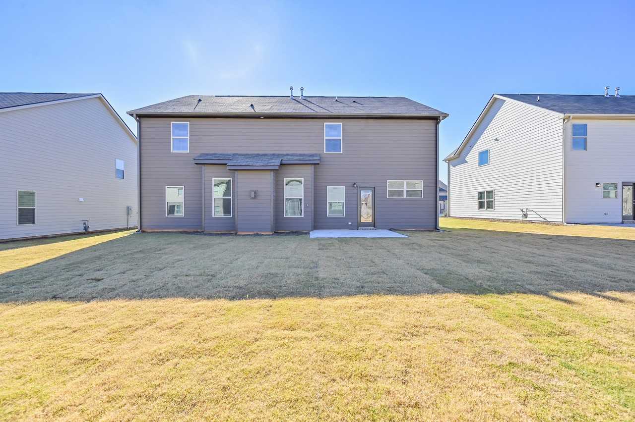 303 Eleanora Crossing - Photo 2 of 37