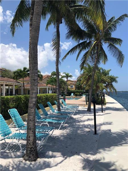 1140 Lake Shore Dr #206 - Photo 3 of 8