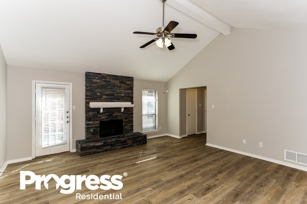 3309 Sara Dr - Photo 3 of 21