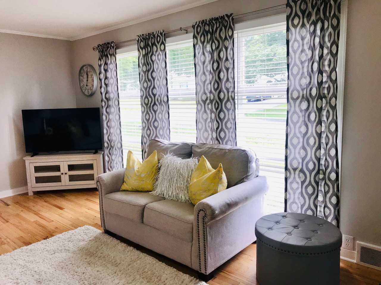 647 Beaumond Pl - Photo 3 of 11