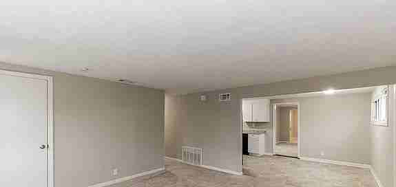 1926 Glenwood Dr - Photo 3 of 12