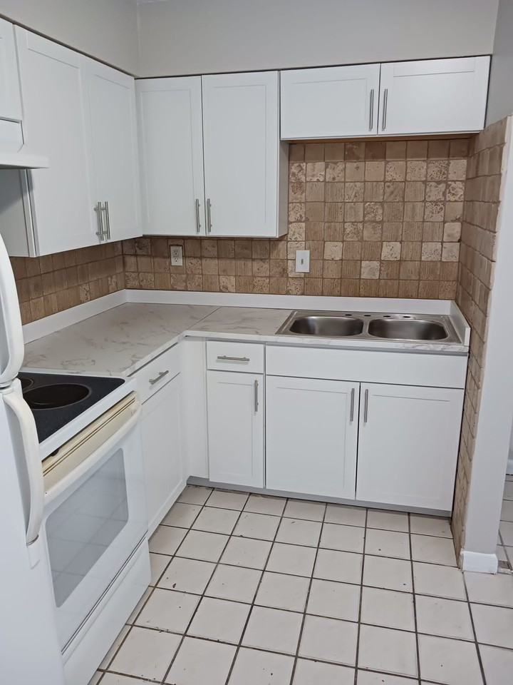 5552 5554 8th Ave - 5554 #5554 - Photo 4 of 11