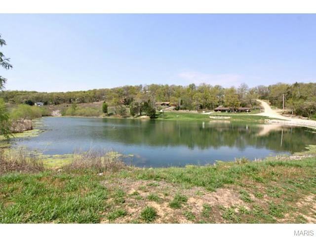 2284 Valleyview Dr - Photo 2 of 33