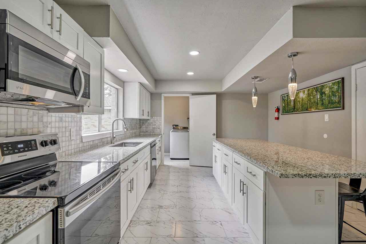 W Greens Rd - Photo 3 of 7