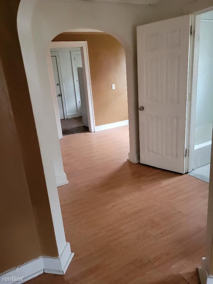 60 Waldo St - Photo 3 of 8