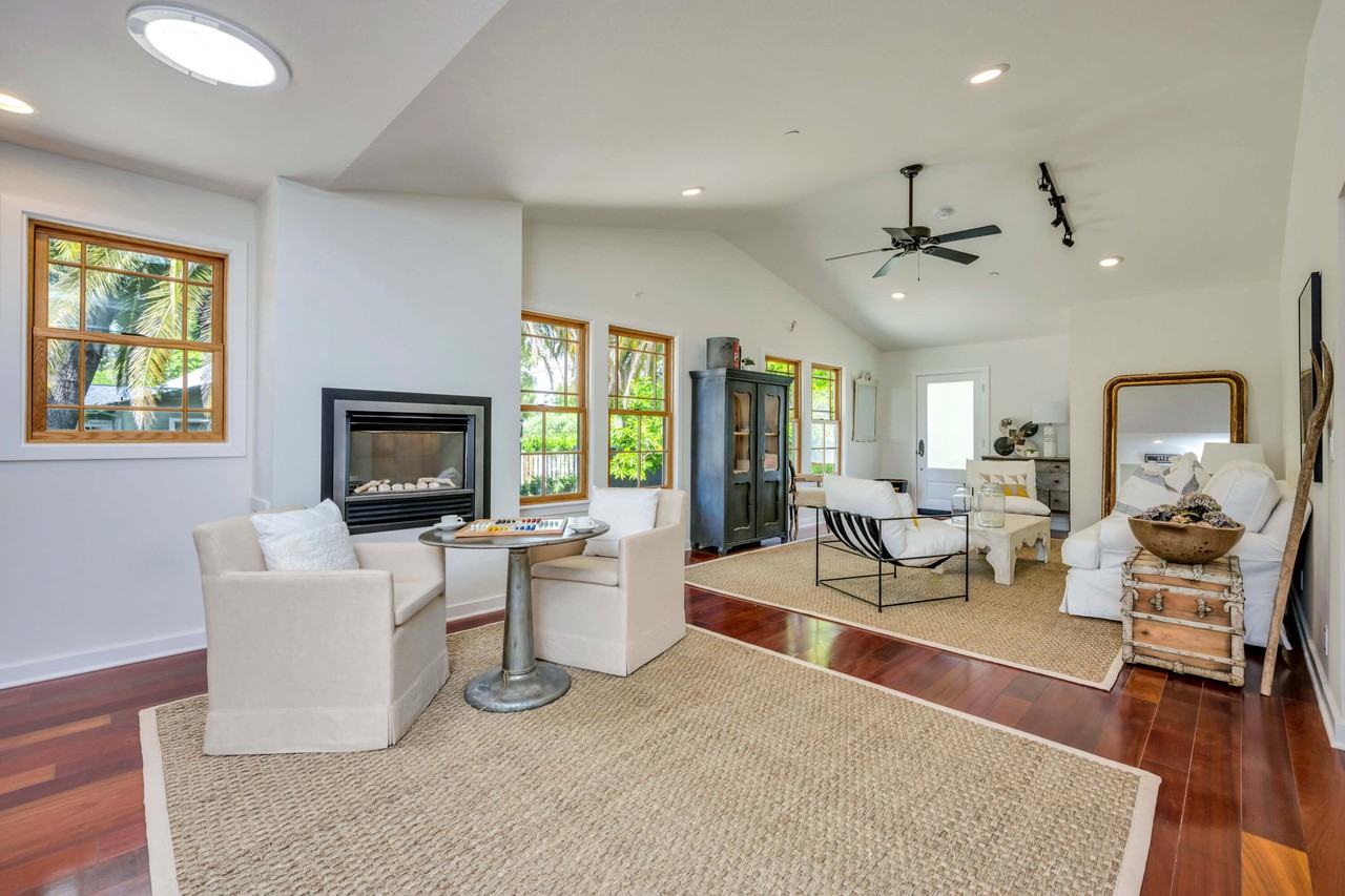 1626 Tainter Street - Photo 2 of 19