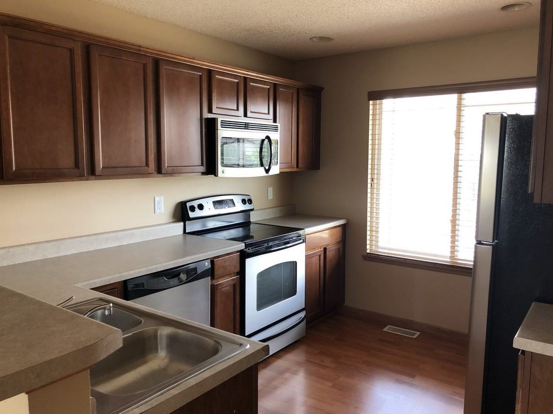 1805 Goose Lake Circle - Photo 2 of 12