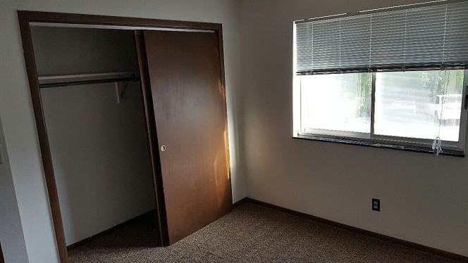 1905 8th St - Photo 2 of 6