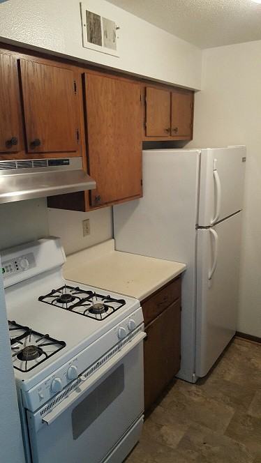 1905 8th St - Photo 3 of 6
