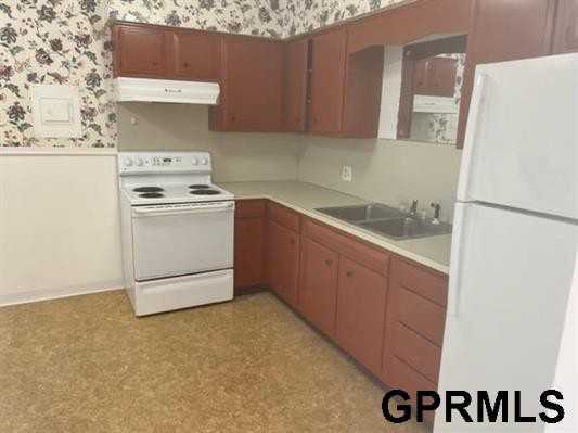 2304 Lincoln Rd #A1 - Photo 2 of 9