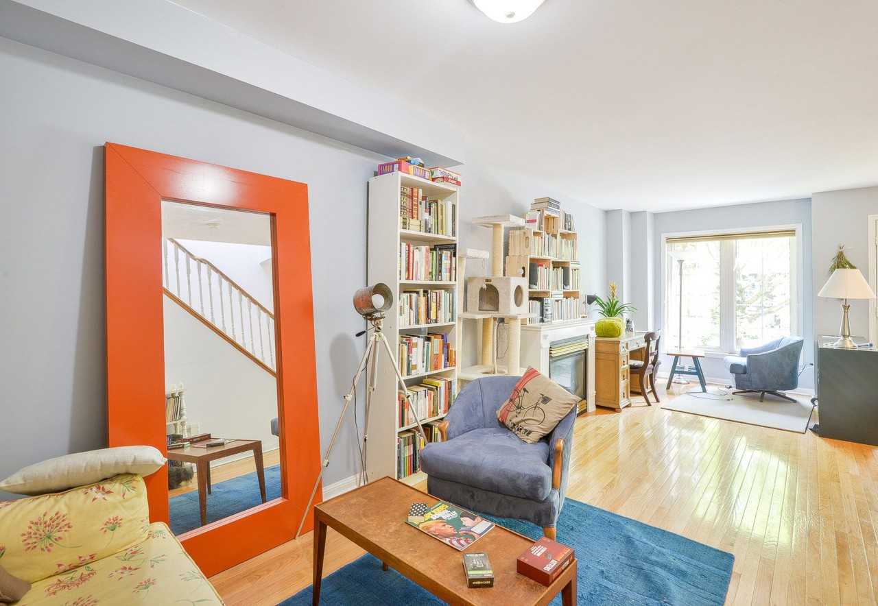 26 Osler Street - Photo 4 of 17