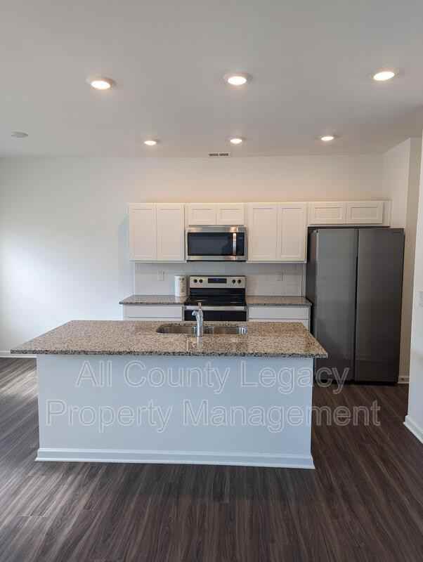 1100 Lossie Ln - Photo 4 of 11