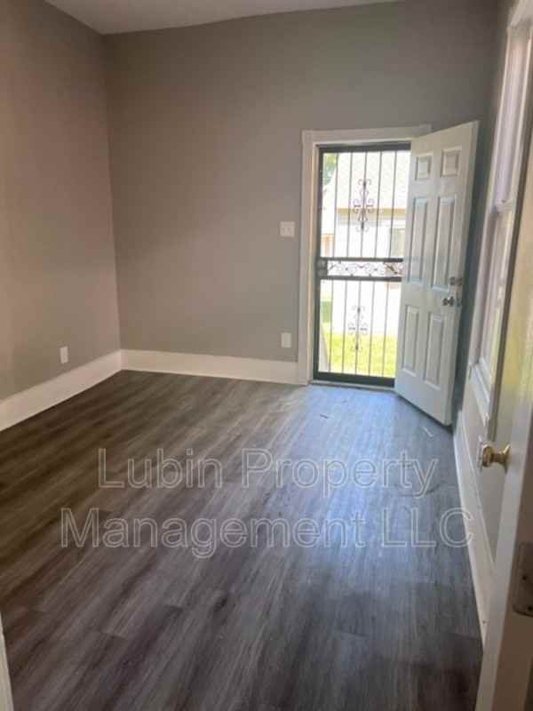 325 Lema Pl - Photo 6 of 9