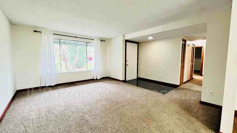 1613 S Palouse Pl - Photo 2 of 24