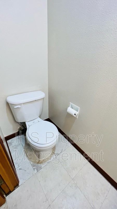 1613 S Palouse Pl - Photo 7 of 24