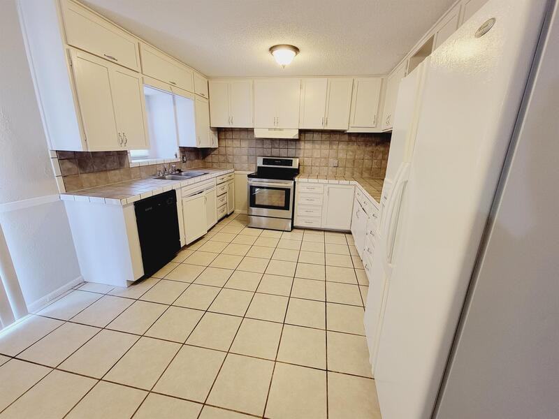 1744 S Lark Ln - Photo 7 of 25