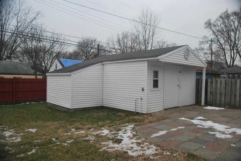 17357 Brady - Photo 2 of 10
