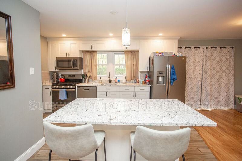 31 Edge Ln - Photo 7 of 36