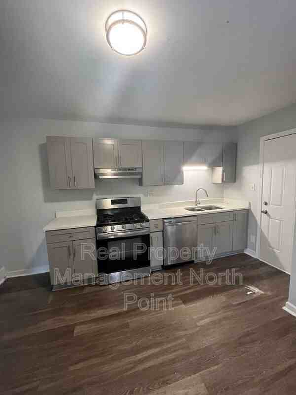 466 Birney St Ne #466 - Photo 4 of 15