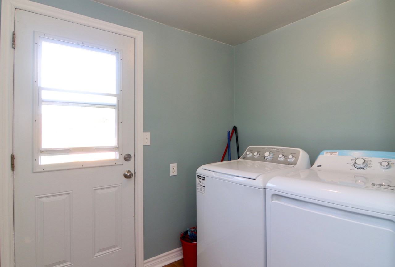 11 Keele St #1 - Photo 3 of 12