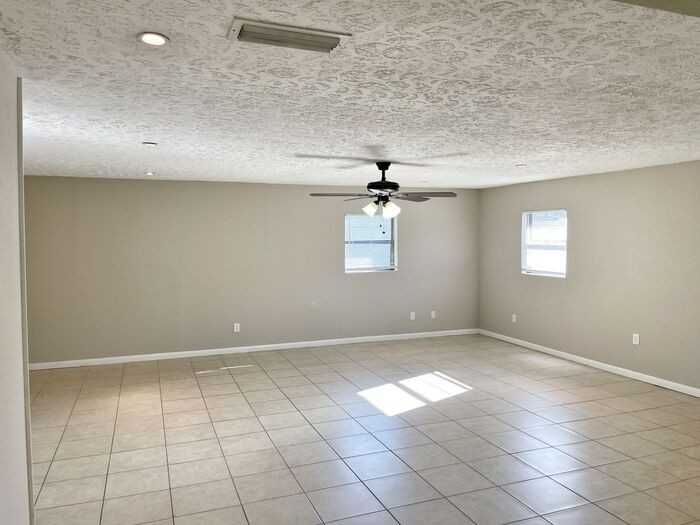 6623 Kinlock Dr W - Photo 2 of 12