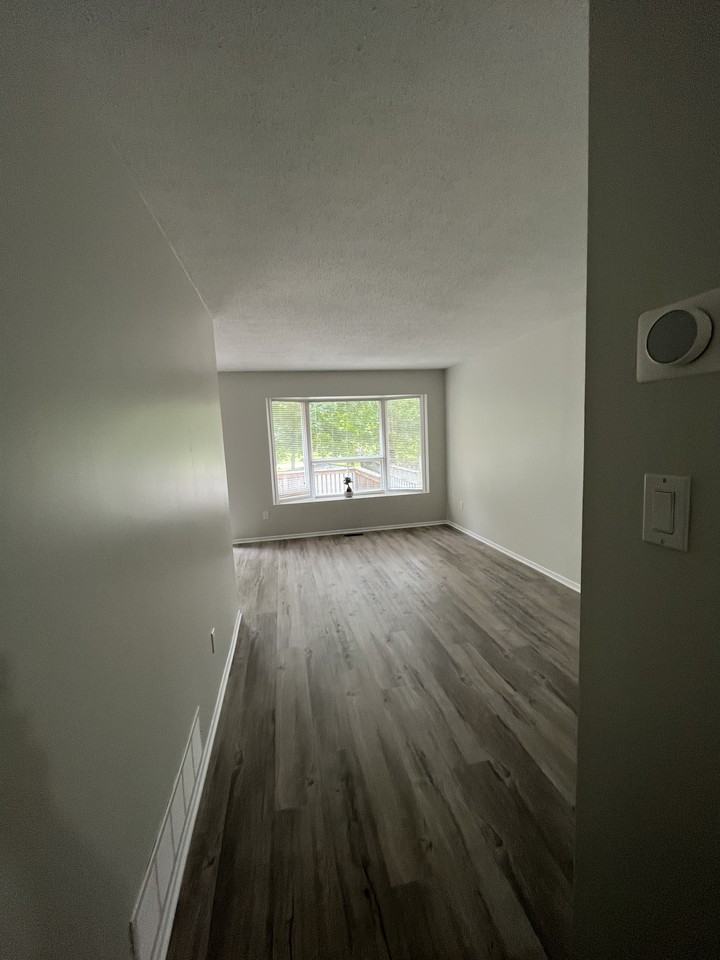 58 Greenboro Crescent - Photo 3 of 13