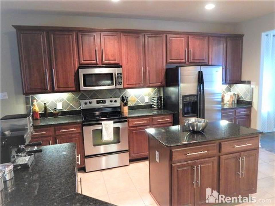 120 Emory Fields Dr - Photo 2 of 10