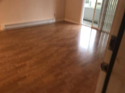 125 Sw High St - Photo 2 of 4