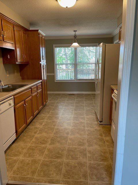 2571 Emerald Ct - Photo 3 of 18