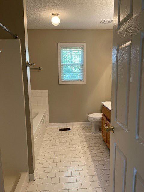 2571 Emerald Ct - Photo 4 of 18