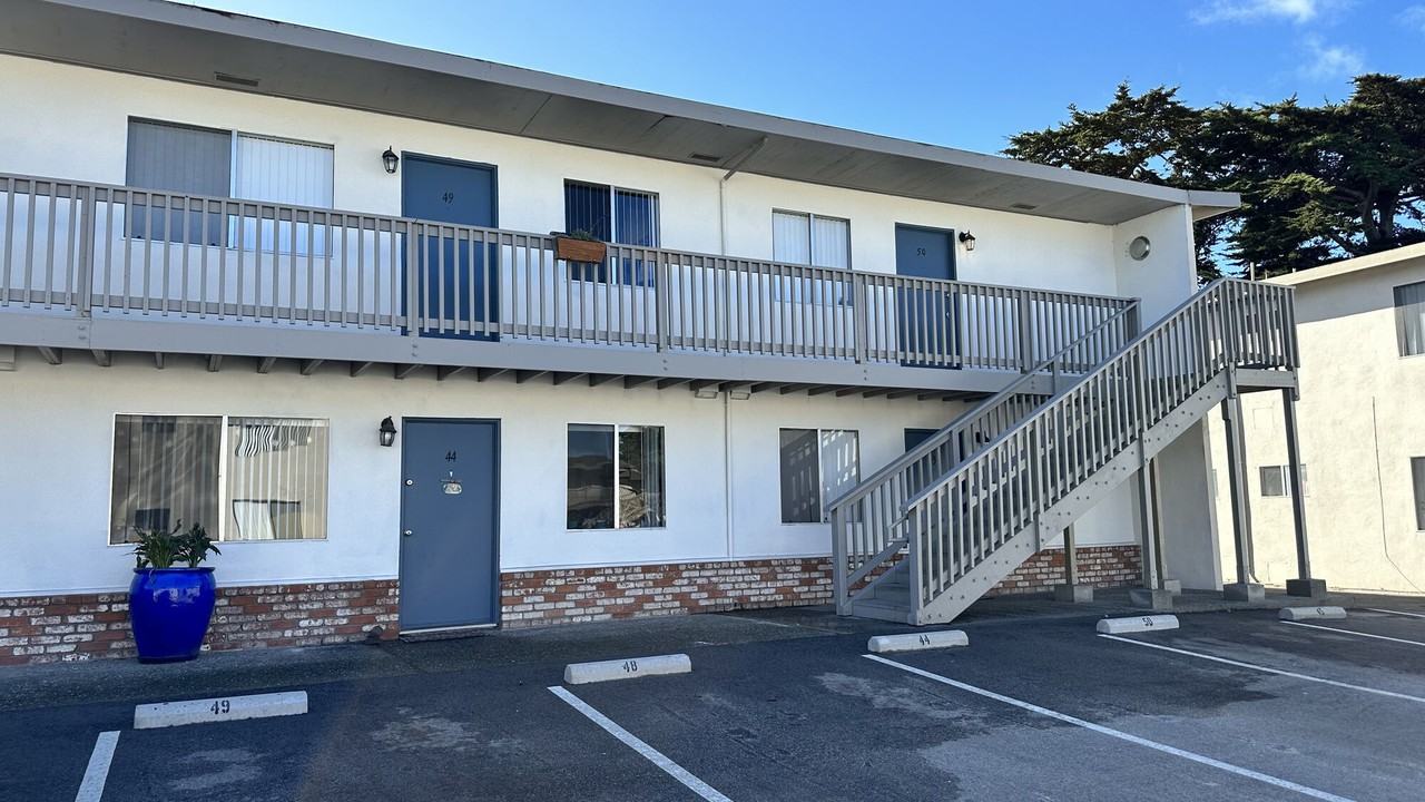 Marina Crescent - Photo 3 of 14