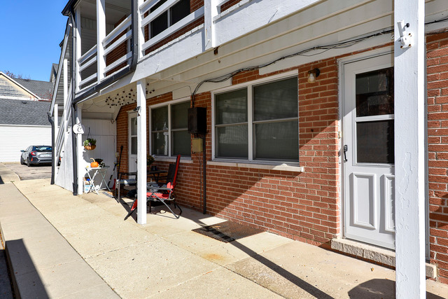 44 W Washington St #1 - Photo 2 of 10