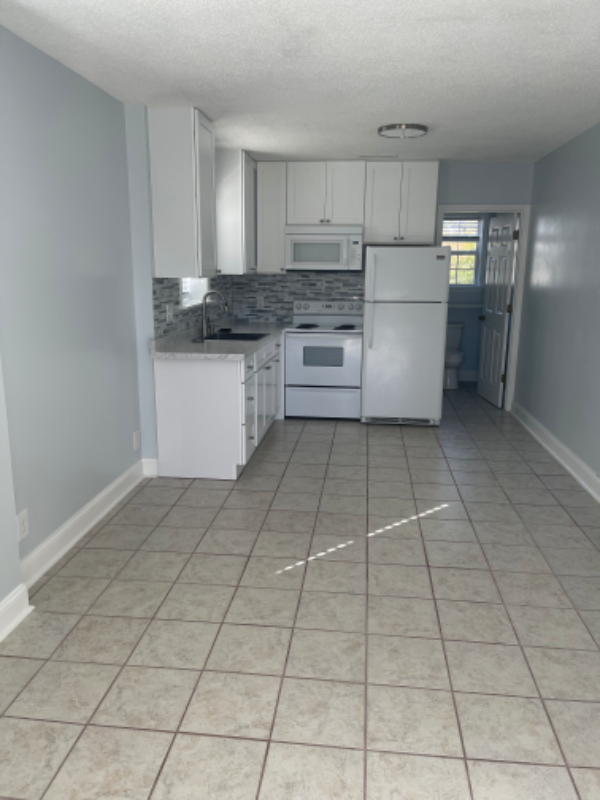 117 Ne 51st St - Photo 2 of 9