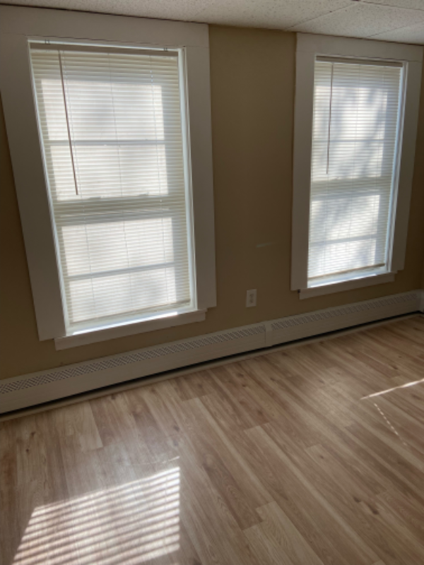 10 Mechanic St - Photo 3 of 6