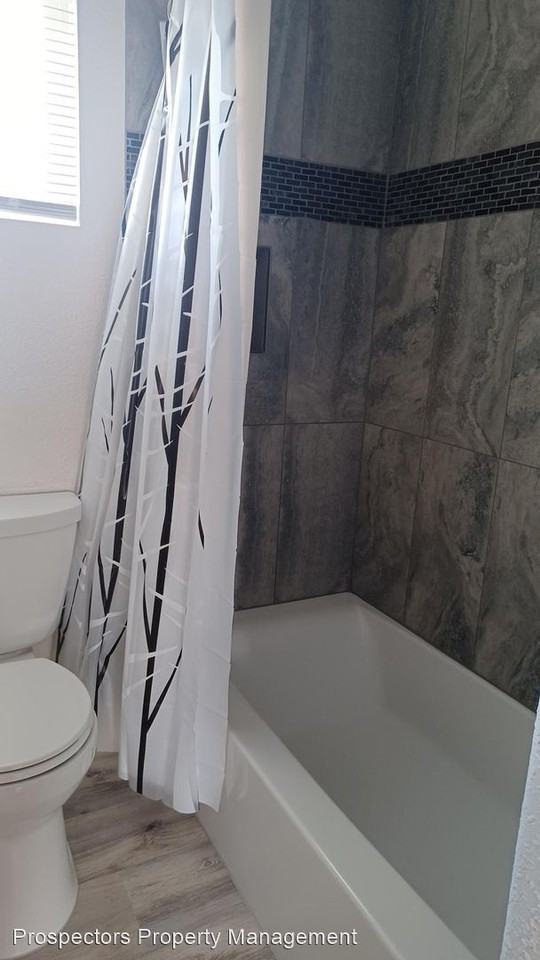 274 Farrell Ave - Photo 3 of 28