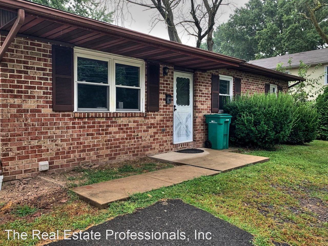 1023 Glasgow St - Photo 2 of 5