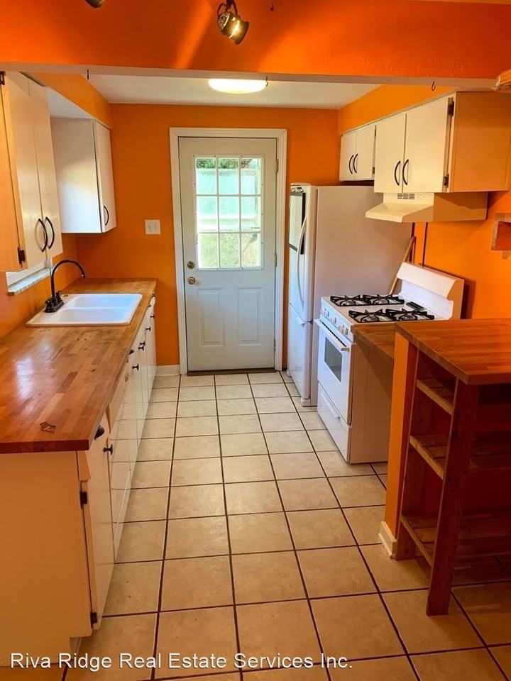 671 Becks Run Rd - Photo 3 of 11