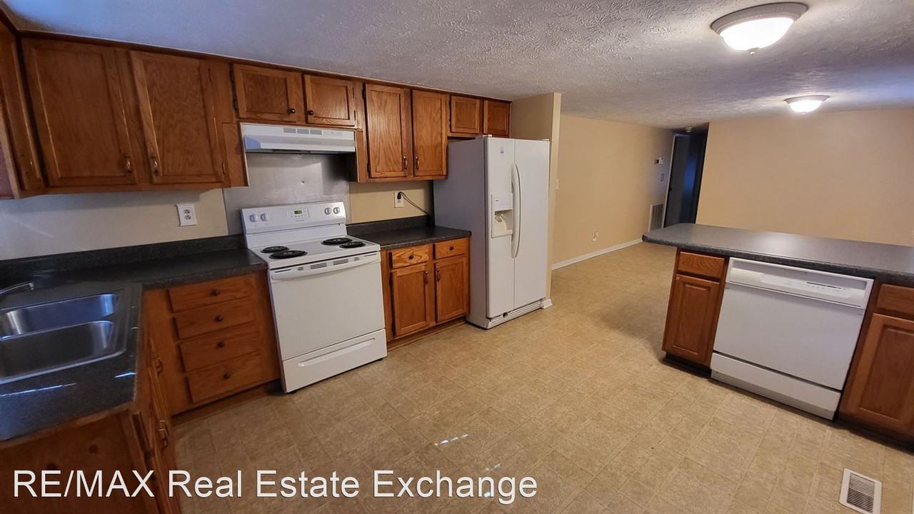 3239 Dallas Rd - Photo 3 of 8