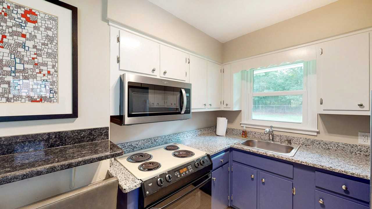 Apache Cir - Photo 5 of 13