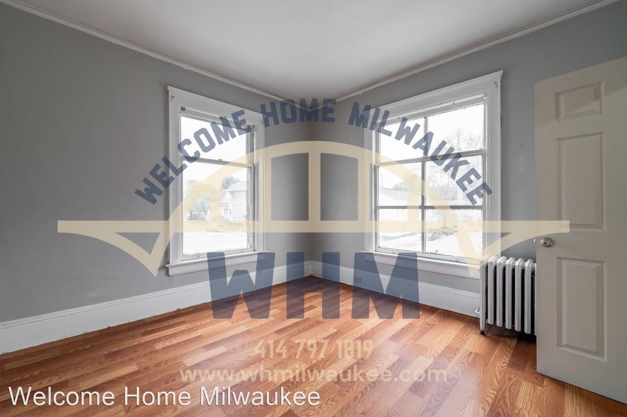 2800-2802 N Holton Street - Photo 2 of 19